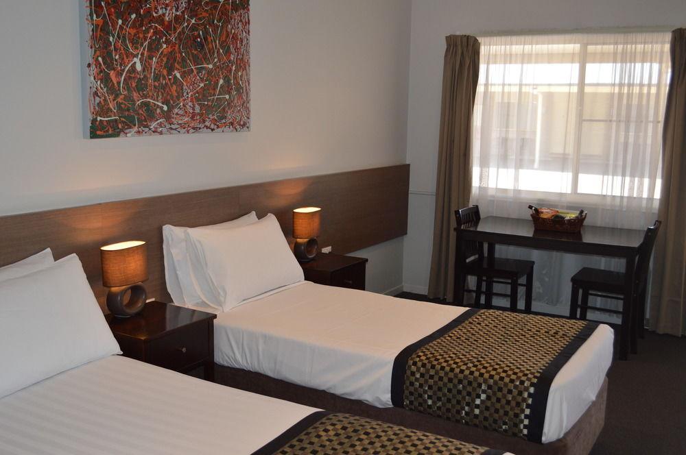 Roma Inland Motor Inn Dış mekan fotoğraf